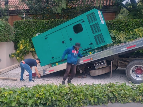 Generador eléctrico instalado en fábrica